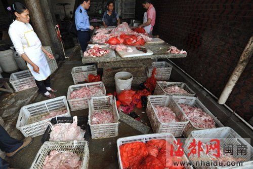 用于熬油的，都是人们不吃的猪肉下脚料