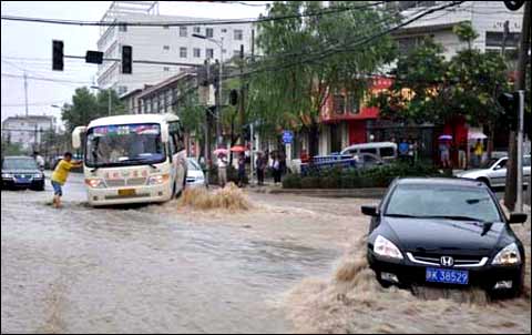 陕西北部暴雨频频 可能诱发山洪泥石流等灾害