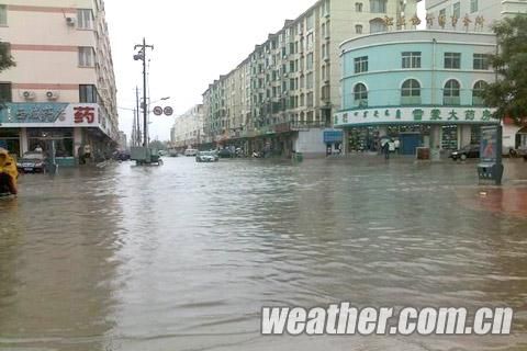 内蒙古赤峰市连续降水引发城区内涝_天气预报