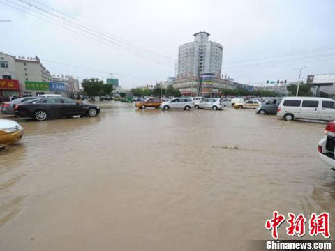 新疆库尔勒市遭洪水袭击|天气|天气预报_新浪天气