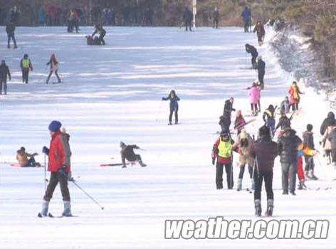 吉林省接连降雪 滑雪场提前开放_新浪天气预报