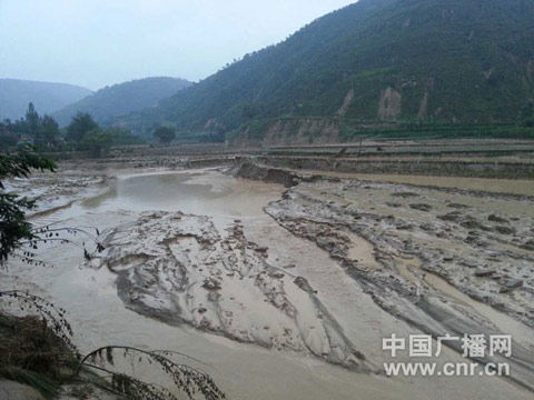 甘肃环县遭山洪六千人受灾 部分村庄成孤岛|