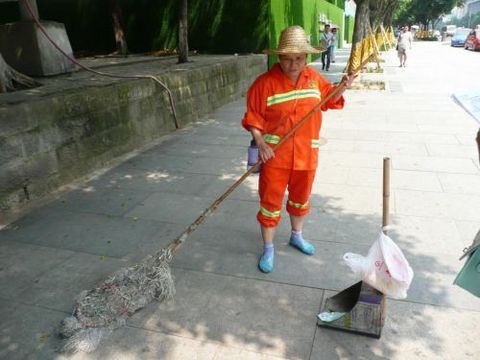 重庆高烧40℃左右 高温下脚底如火烧|重庆|火烧