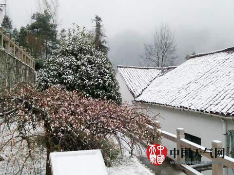 安徽南部多地迎桃花雪 道路通行受影响_新浪天气预报