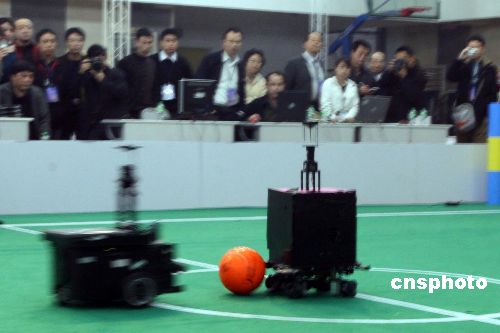 海峡两岸机器人足球赛在重庆开锣(图)