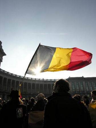 比利时首都举行反对国家分裂大游行(图)_新闻