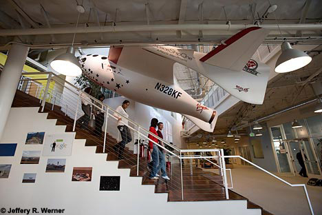 [独家]在谷歌工作:可以穿<em>短裤</em> <em>上班</em>能打盹_新闻