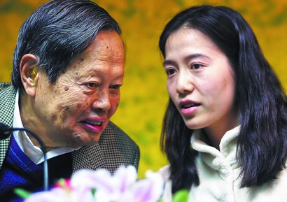 82岁的杨振宁宣布娶28岁的翁帆为妻