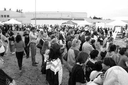 图文:美国校园惊现二战军火