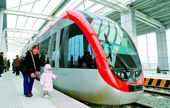 长株潭轻轨建设借鉴香港模式