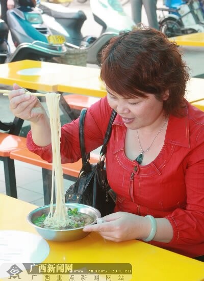 品美食听小学观江景南宁首届元石美食节26日音乐水街图片