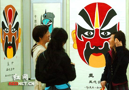"朱建南戏曲脸谱艺术展"亮相长沙(组图)