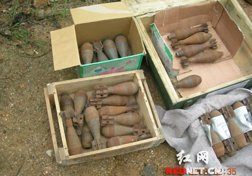 桂东警方集中销毁一批迫击炮弹(图)