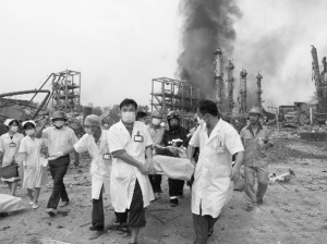 广西宜州一化工厂发生爆炸 伤60人死16人6人