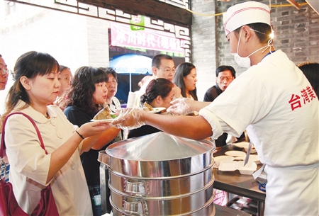 宽窄巷子美食排行_宽窄巷子最成都,好吃好玩应有尽有,游客表示:就是贵了点