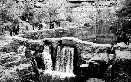 2000年焦作GDP_焦作日报2021年图(3)