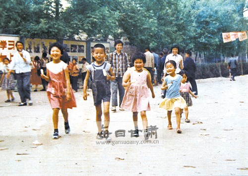 发黄的照片 一个时代的记忆