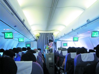 长沙飞台北首航:乘客亲身讲述万米高空温馨时刻