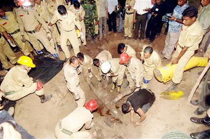 图文:步枪队总司令尸体找到