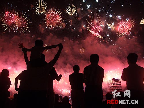 今夜浏阳最美 第九届中国浏阳花炮节开幕(图)