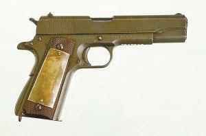 一把刻毛泽东名字手枪:卡斯特罗反美战利品