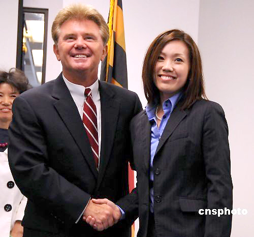 华裔美女律师出任美国马州蒙郡最年轻检察官