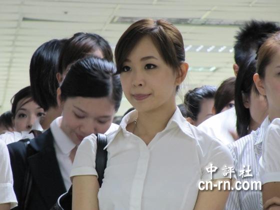 台湾复兴航空招收空姐 现场美女如云(组图)