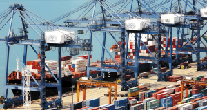 ���ھ����������װ巿���̸�̨