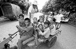 缅甸集结重兵转战佤邦 大量边民涌向中国境内