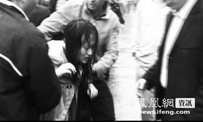 图文:重庆狙击手一枪毙暴徒