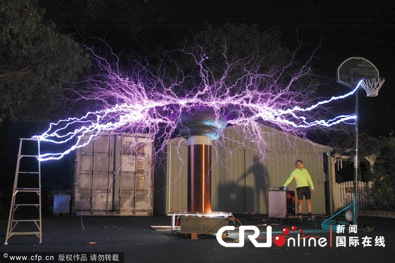 澳发明家用50万伏电压制作绝妙电子雕塑(高清组图)_新闻中心_新浪网