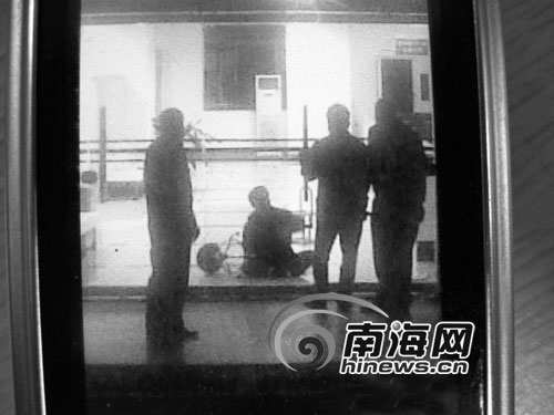 狂犬病人突然发作大闹海南省疾控中心[图]_新闻中心_新浪网