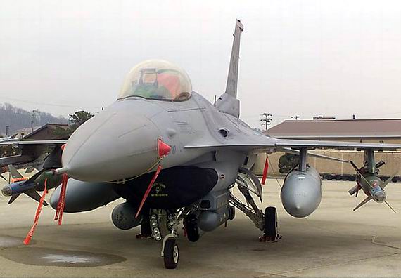 ����Ա����F16���۳�̨�������ս���ϴ�½