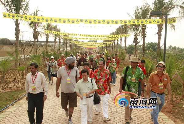 嘉宾走进国家芒果科技推广中心