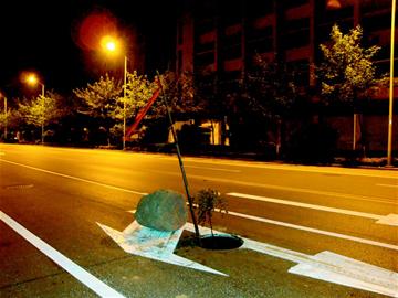 图文:夜归<em>钢琴女教师</em>掉进无盖窨井_新闻中心_