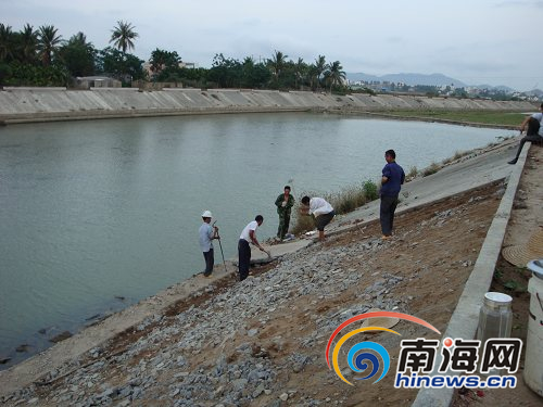 网络报道引重视 三亚槟榔河河堤裂缝得到维护