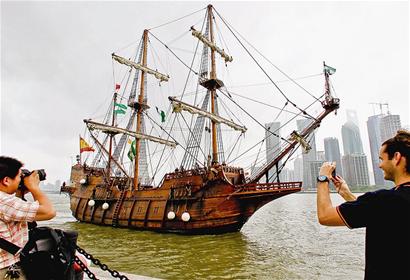 图文:西班牙仿古帆船参加世博会