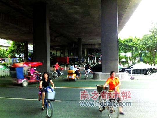 广州BRT被撕开多处缺口 黄村、东圃、车陂等