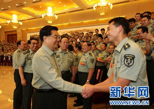 胡锦涛:加强和改进新形势下军队党的建设