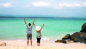 手牵手,我们一起走_新闻中心_新浪网