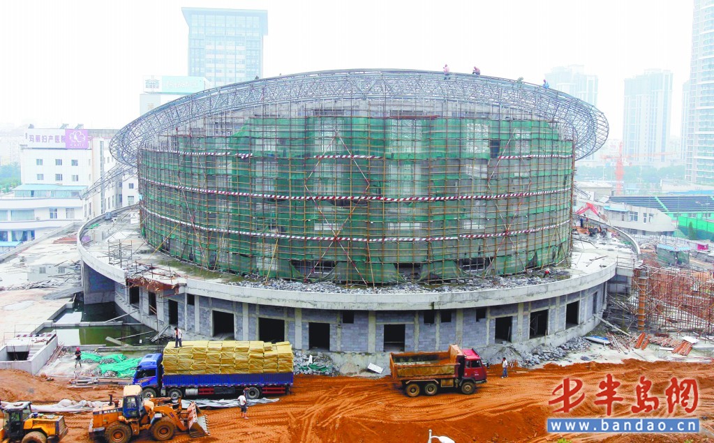 新兴体育馆现雏形