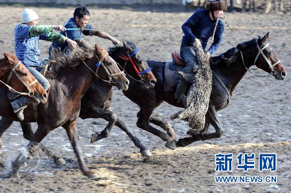 吉尔吉斯斯坦举行共和国杯叼羊总决赛(组图