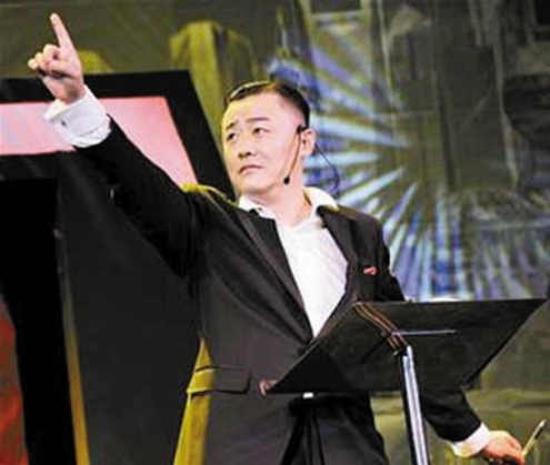 周立波网络骂战 收官 网友戏称:夹着尾巴跑了