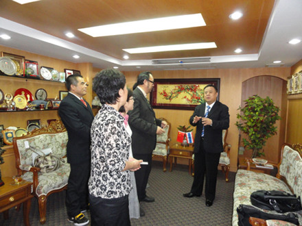 中国侨联副主席王成云与李桂雄会长亲切座谈浙江省侨联代表团拜访泰国