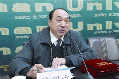 �人��ѧԭУ�쵼���ѷ���С���ܻ߱�����