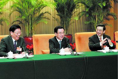 ��ǿ������ᷢչ�����Ͷ���