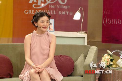 ����̸��ɳ������������һ�����飬��һ�����