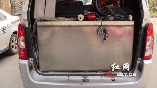 怎么抽油箱柴油 1301544662_AcMUFH.jpg