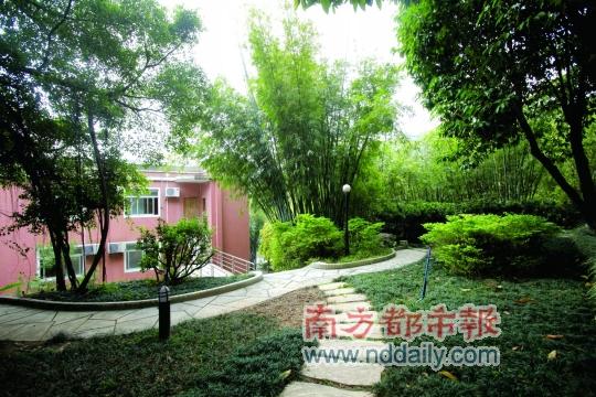 �������ģ������ĵ�ɽׯ���桰��Խ��