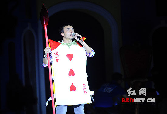 湖南众名嘴为黄小鸭当绿叶 汪涵串场跑龙套